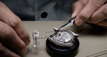 青岛卡地亚表走不准维修地址查询