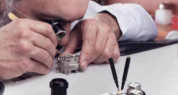 青岛卡地亚手表维修点电话